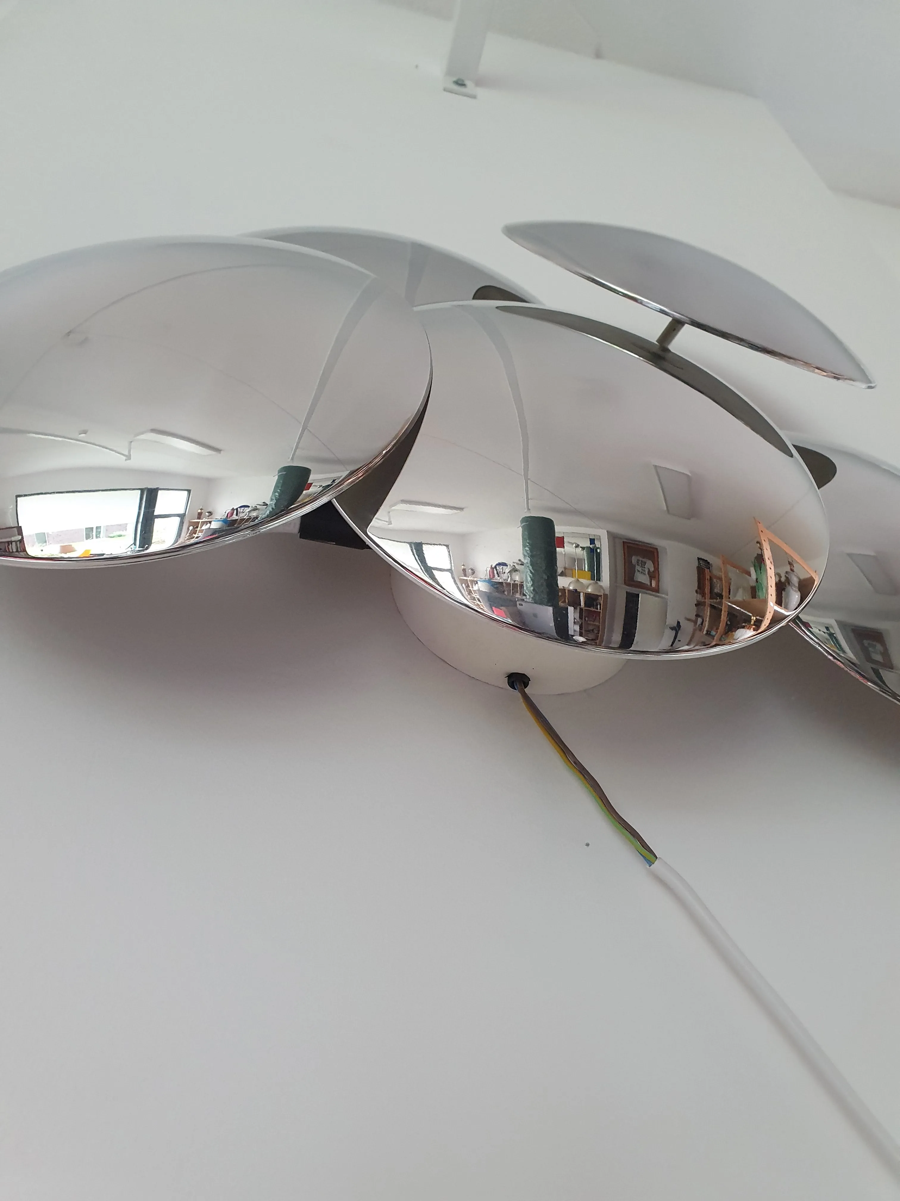 Goffredo Reggiani convex mirrored wall sonce